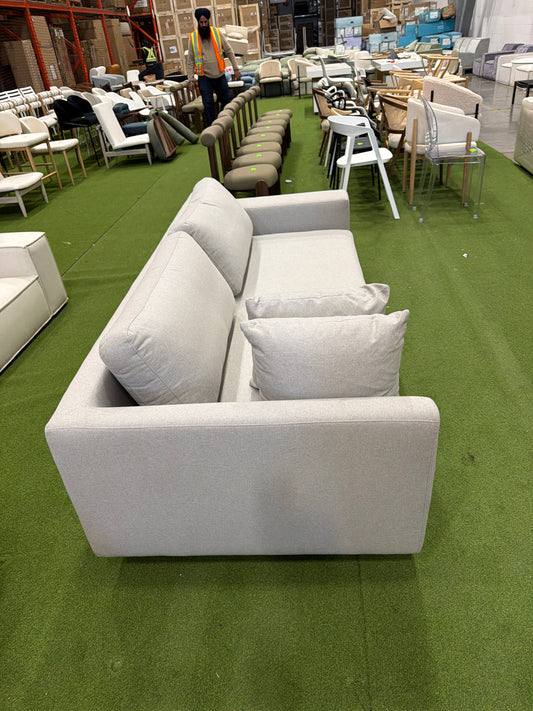 Dresden Right Arm Sofa - Modern Felt: Malmo