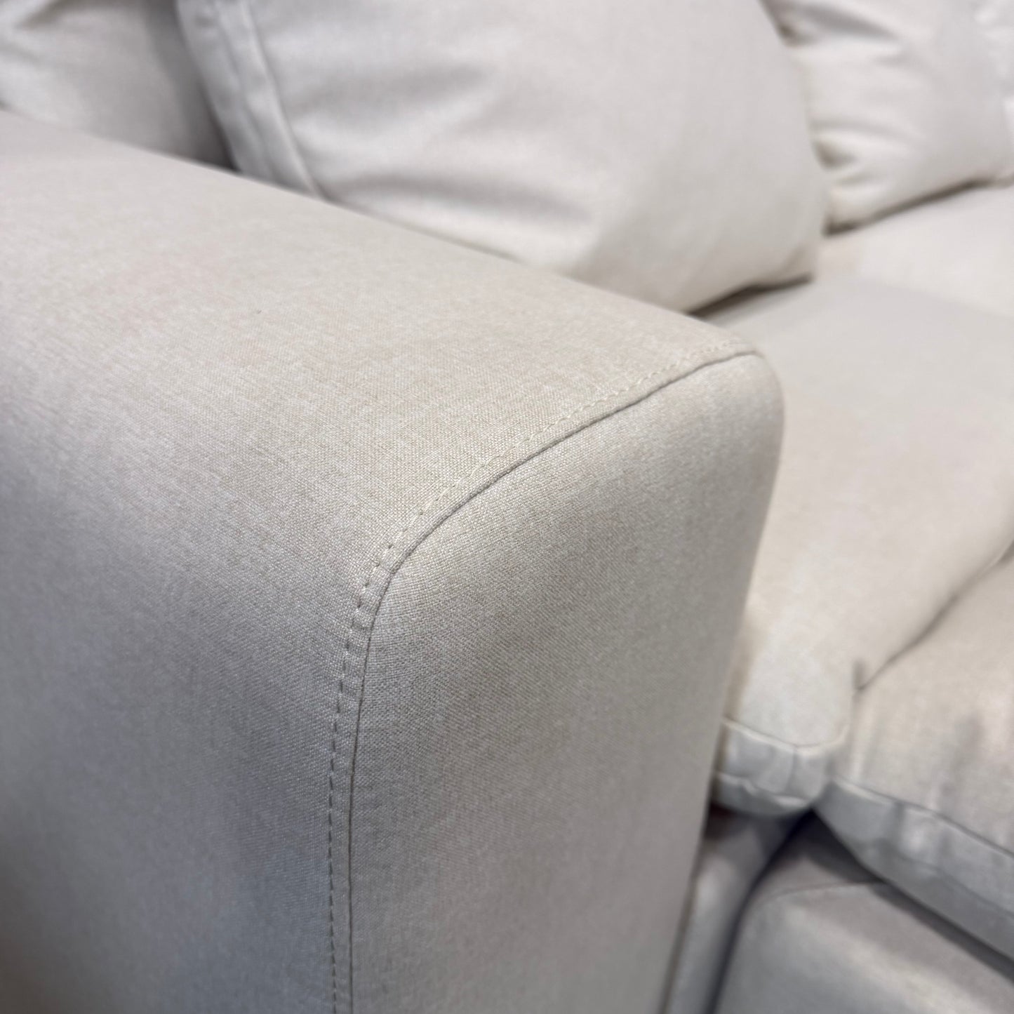Nuvo Sectional Sofa - Modern Felt: Alesund