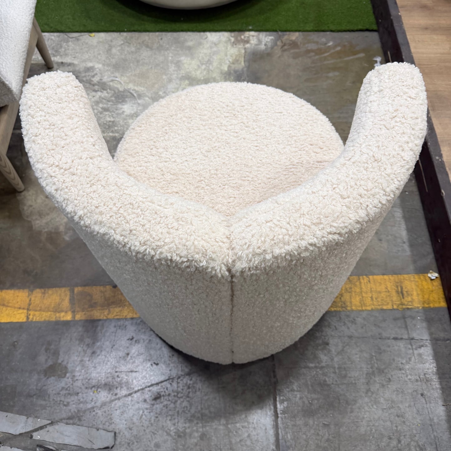 Nova Lounge Chair - Shearling: Almond