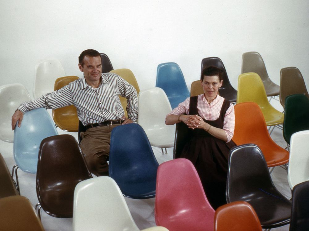 Comparing Classic Mid-Century Lounge Chairs: What Makes Them Timeless?