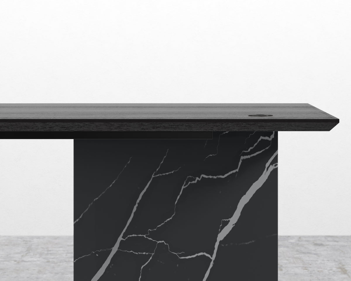 Gia Desk