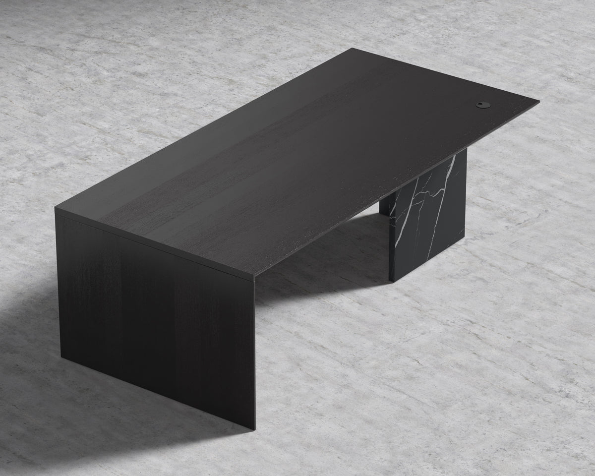 Gia Desk