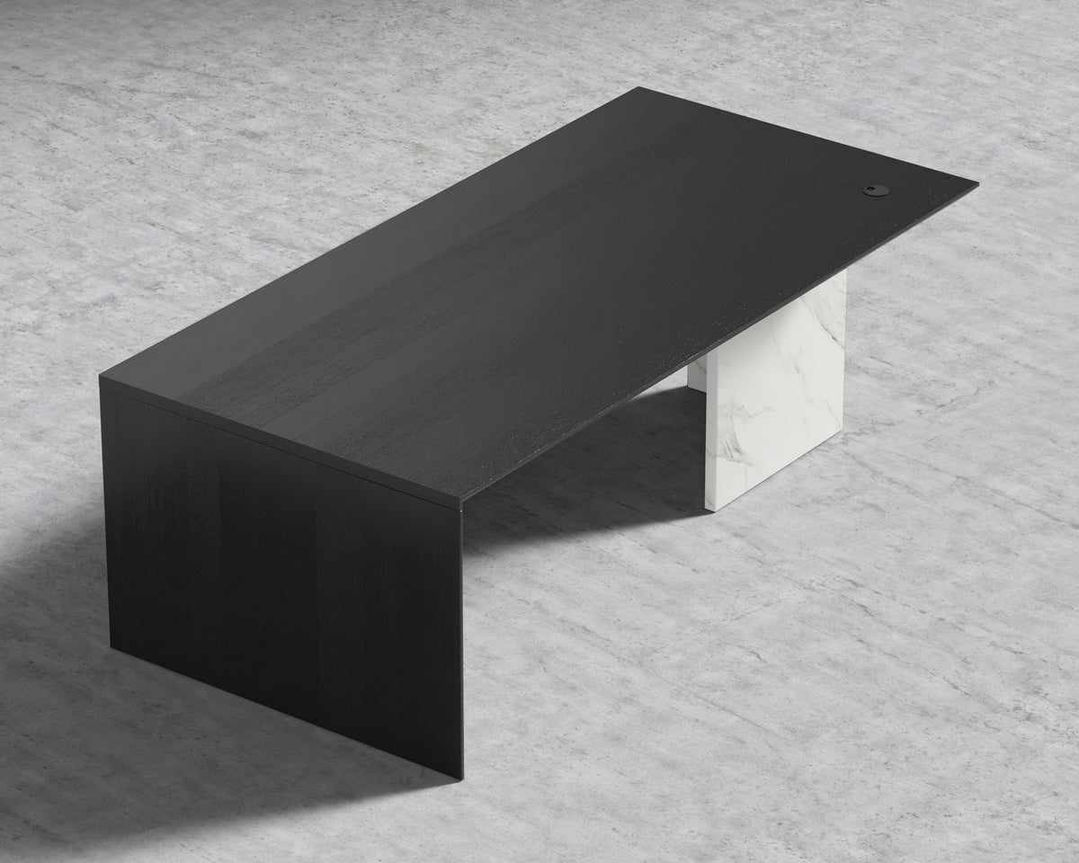 Gia Desk