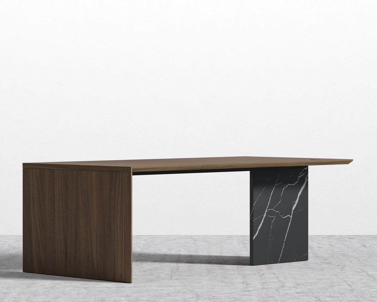 Gia Desk