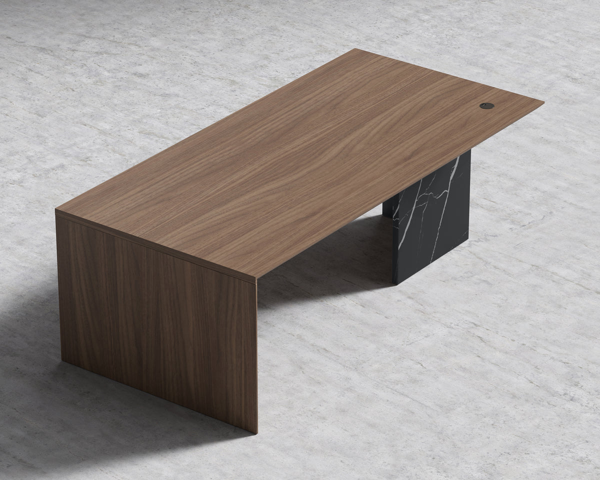 Gia Desk