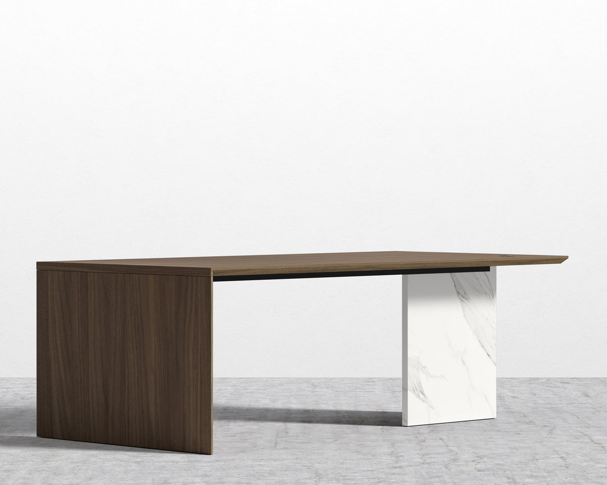 Gia Desk