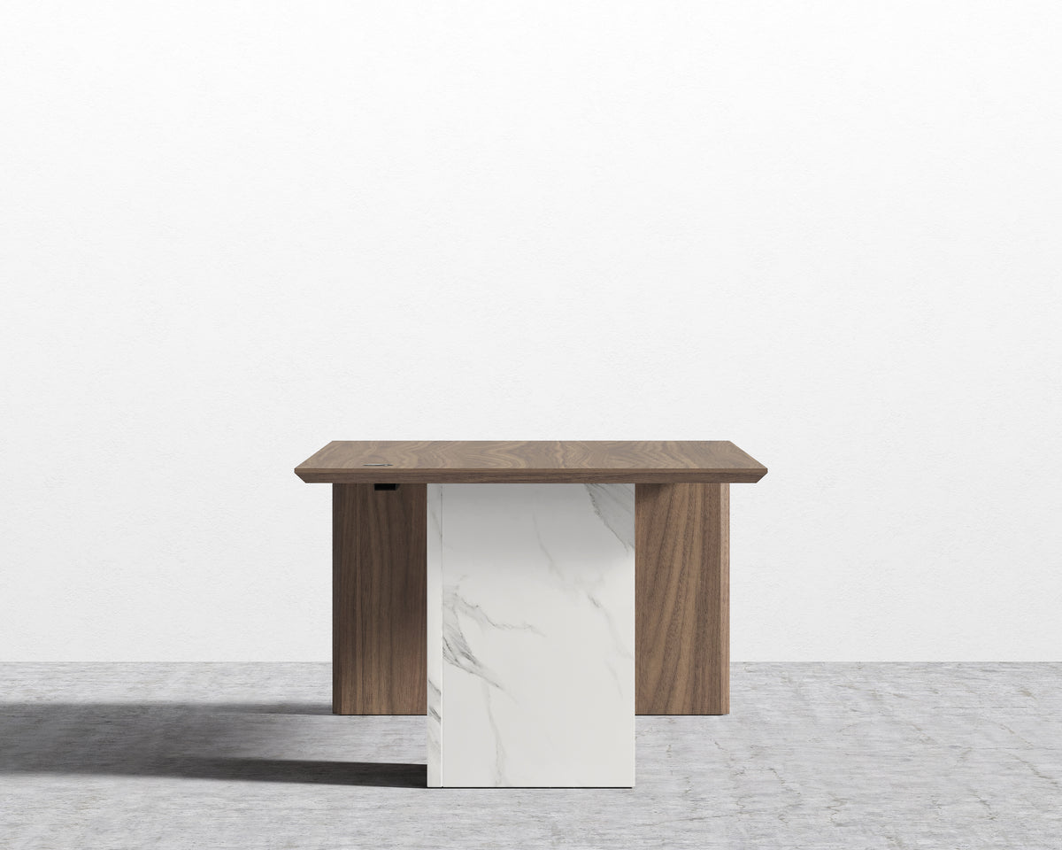 Gia Desk