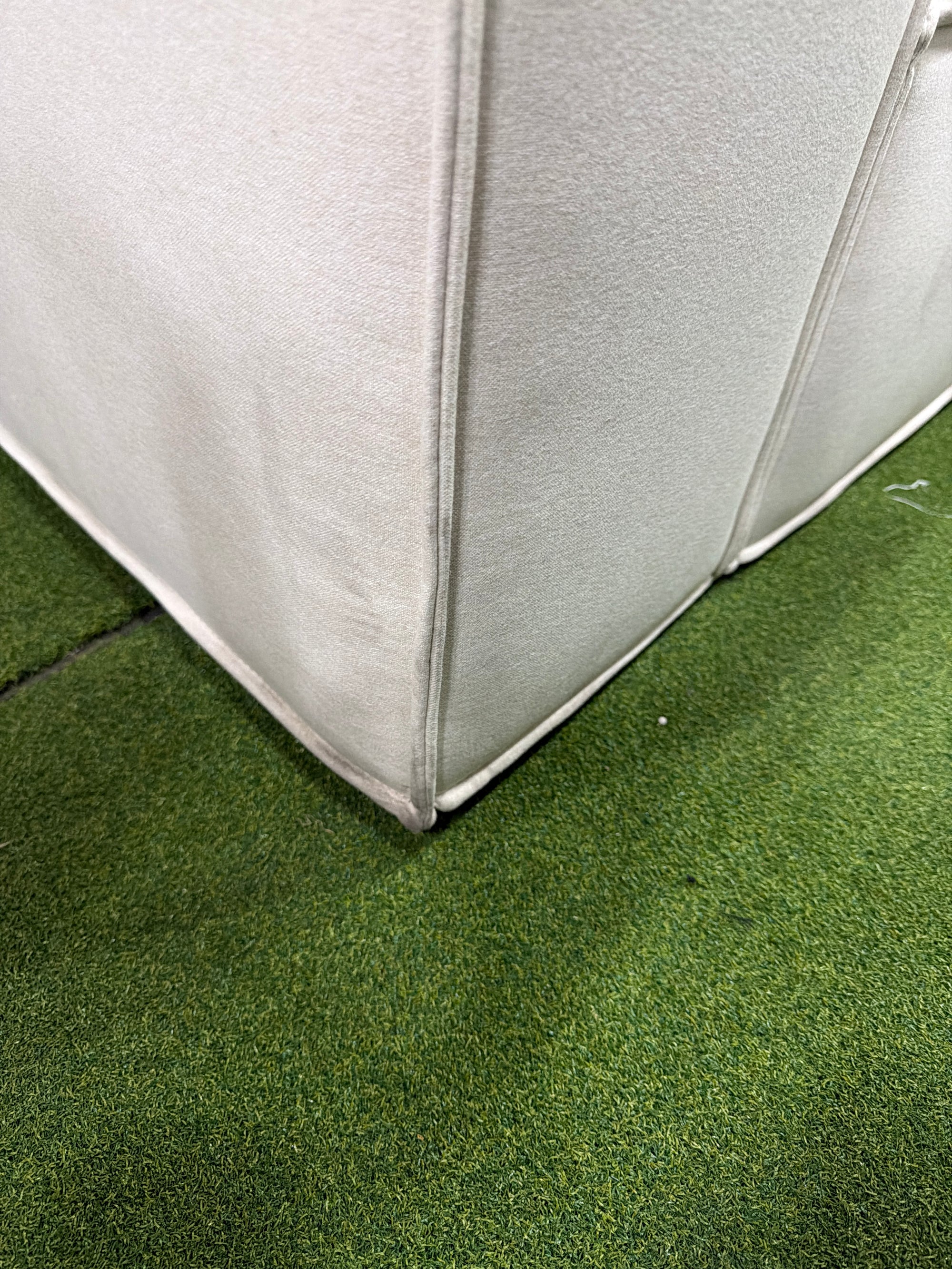 Porter Sofa - Modern Felt: Alesund