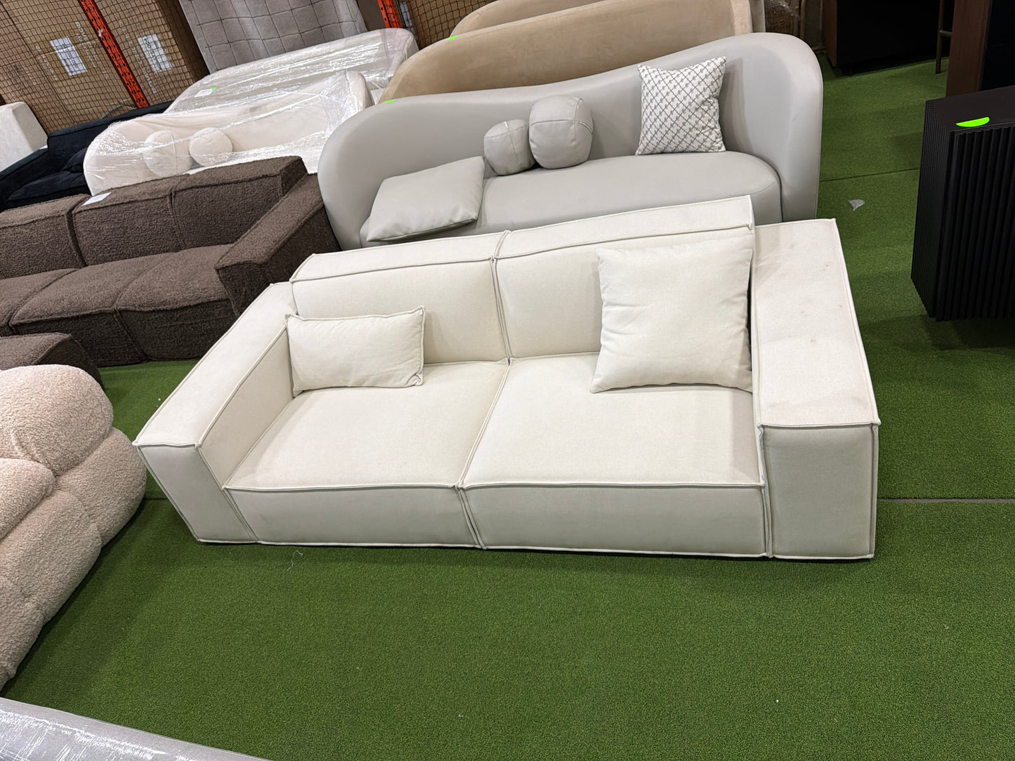Porter Sofa - Modern Felt: Alesund