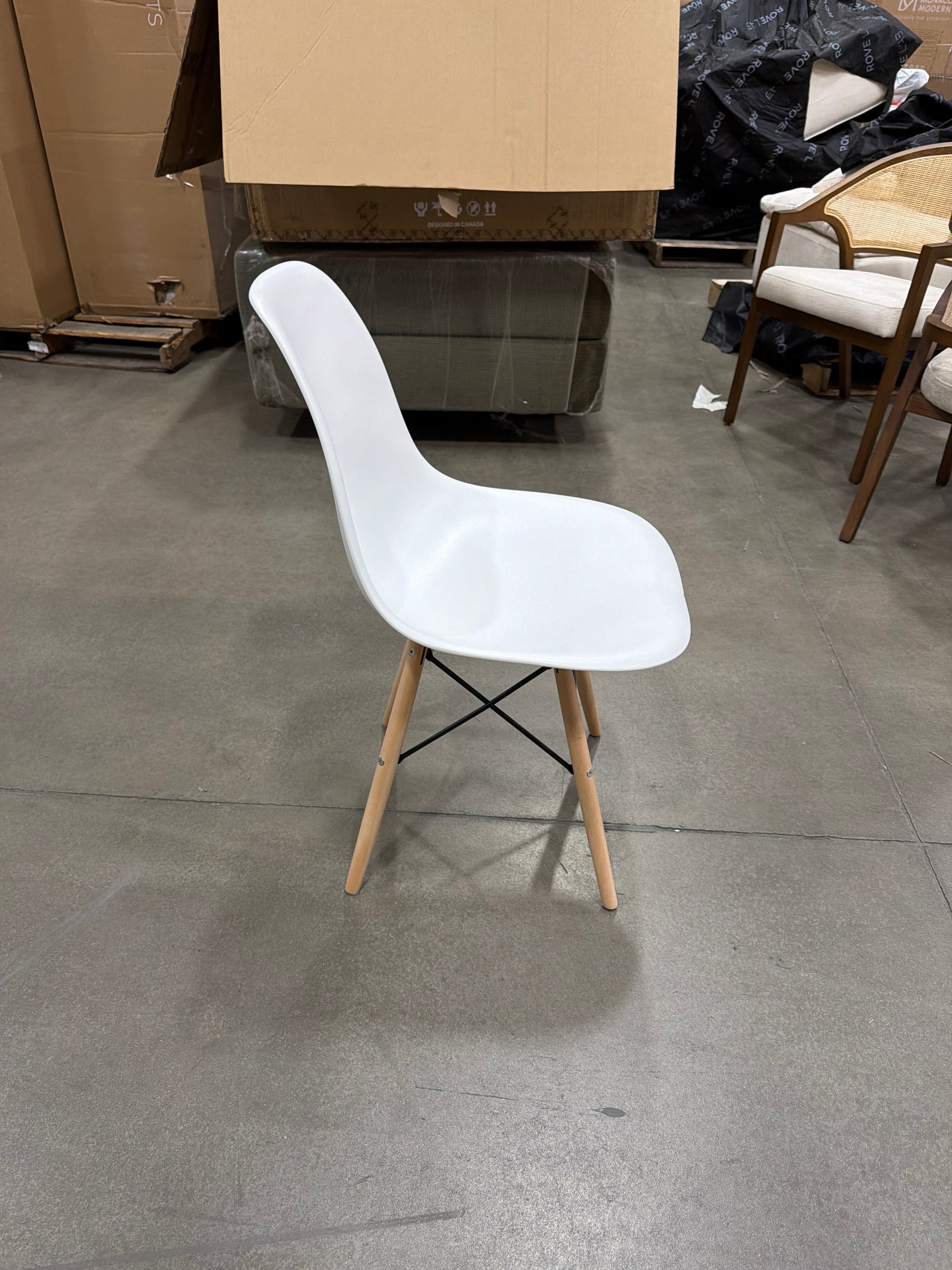 DSW Molded Plastic Side Chair