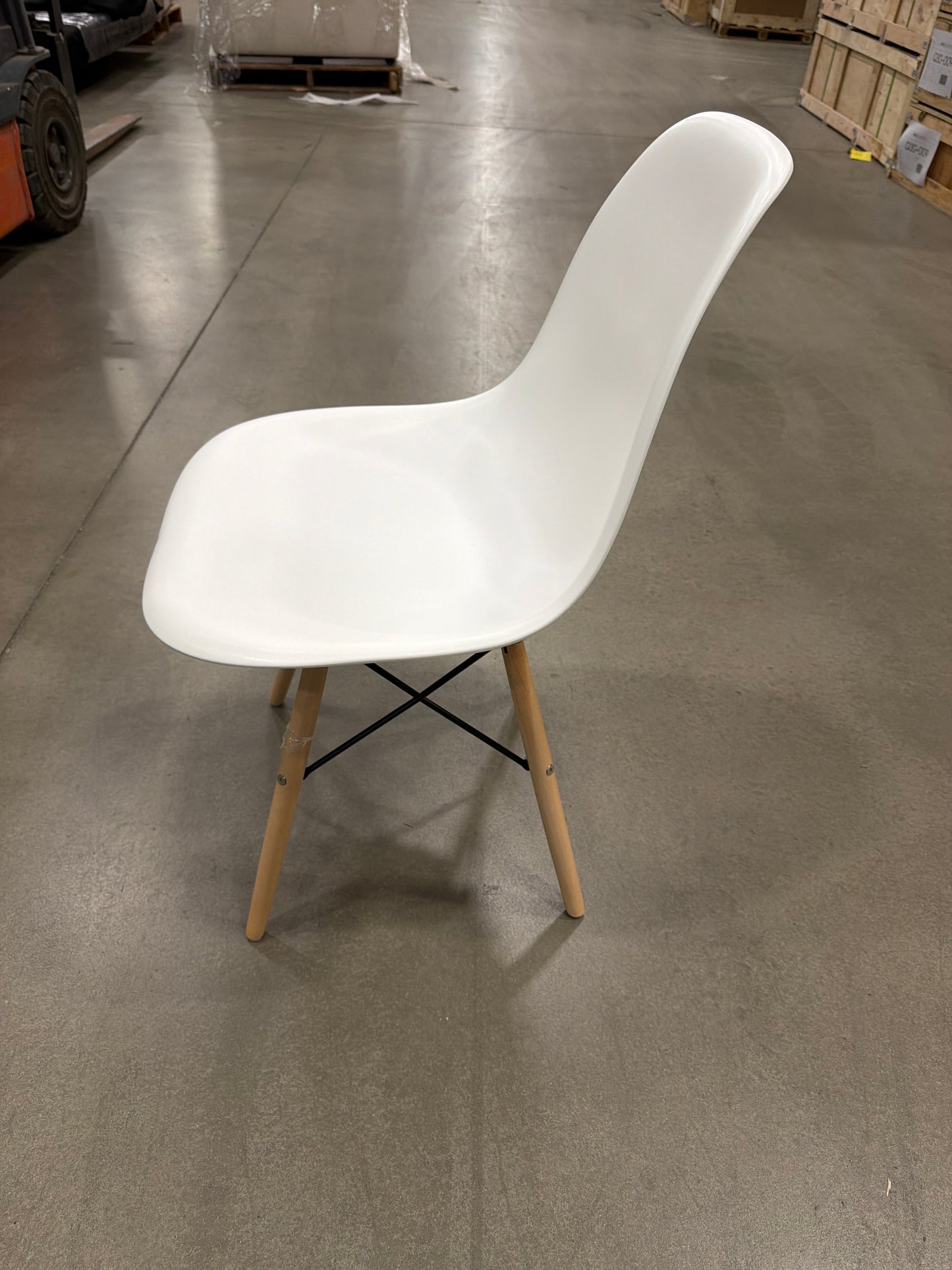 DSW Molded Plastic Side Chair