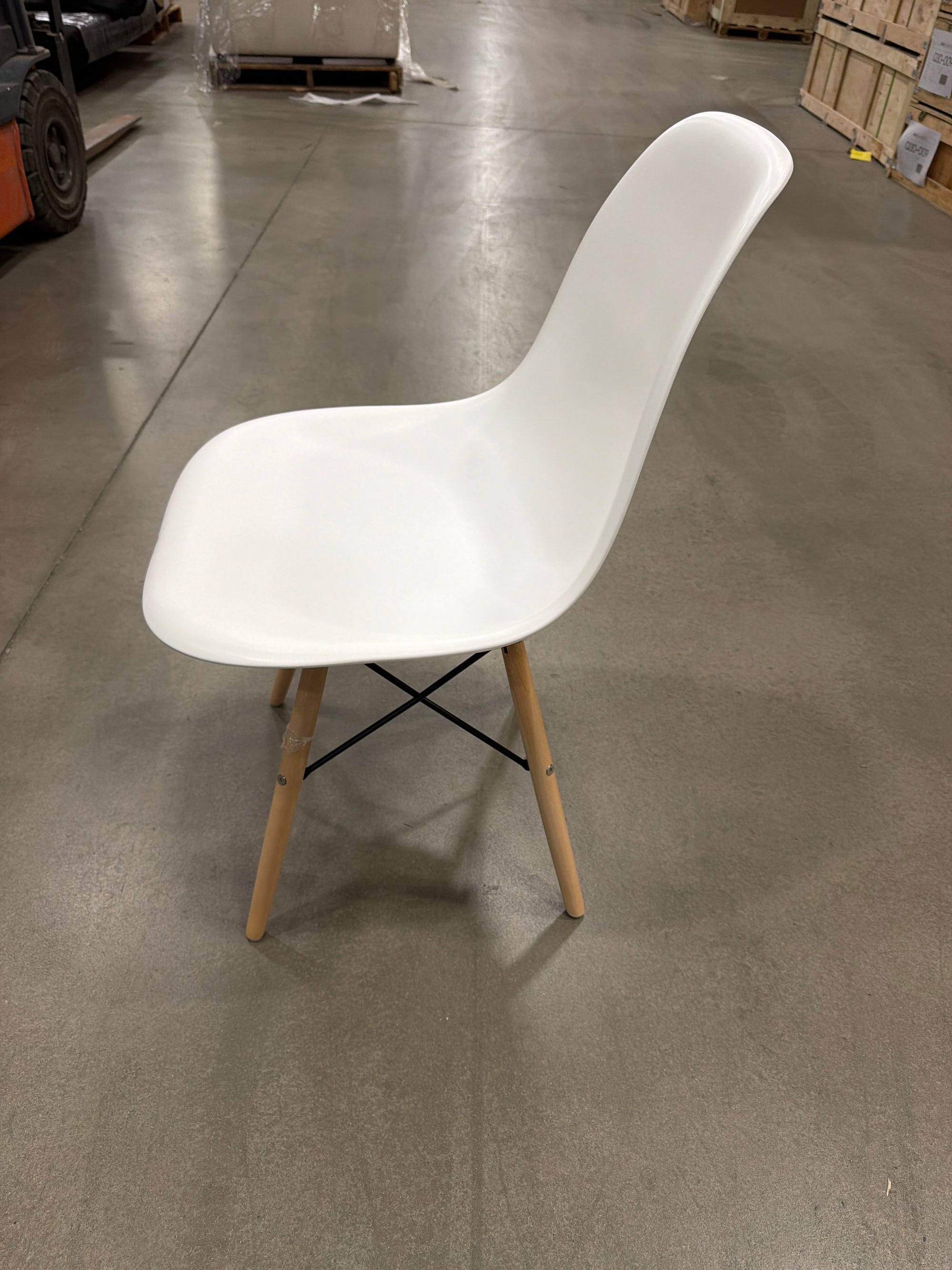 DSW Molded Plastic Side Chair