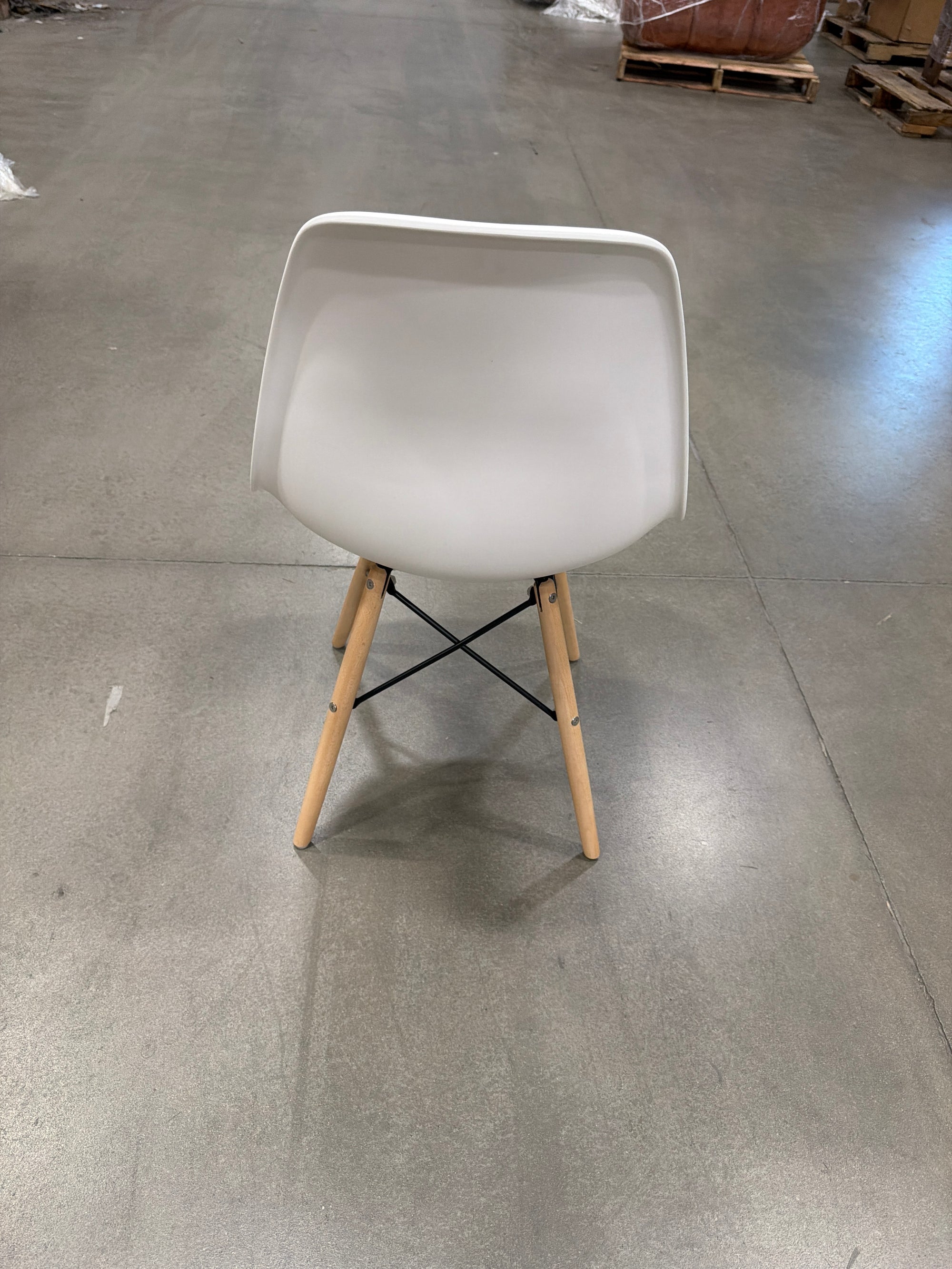 DSW Molded Plastic Side Chair