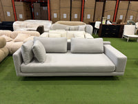 Dresden Right Arm Sofa - Modern Felt: Malmo
