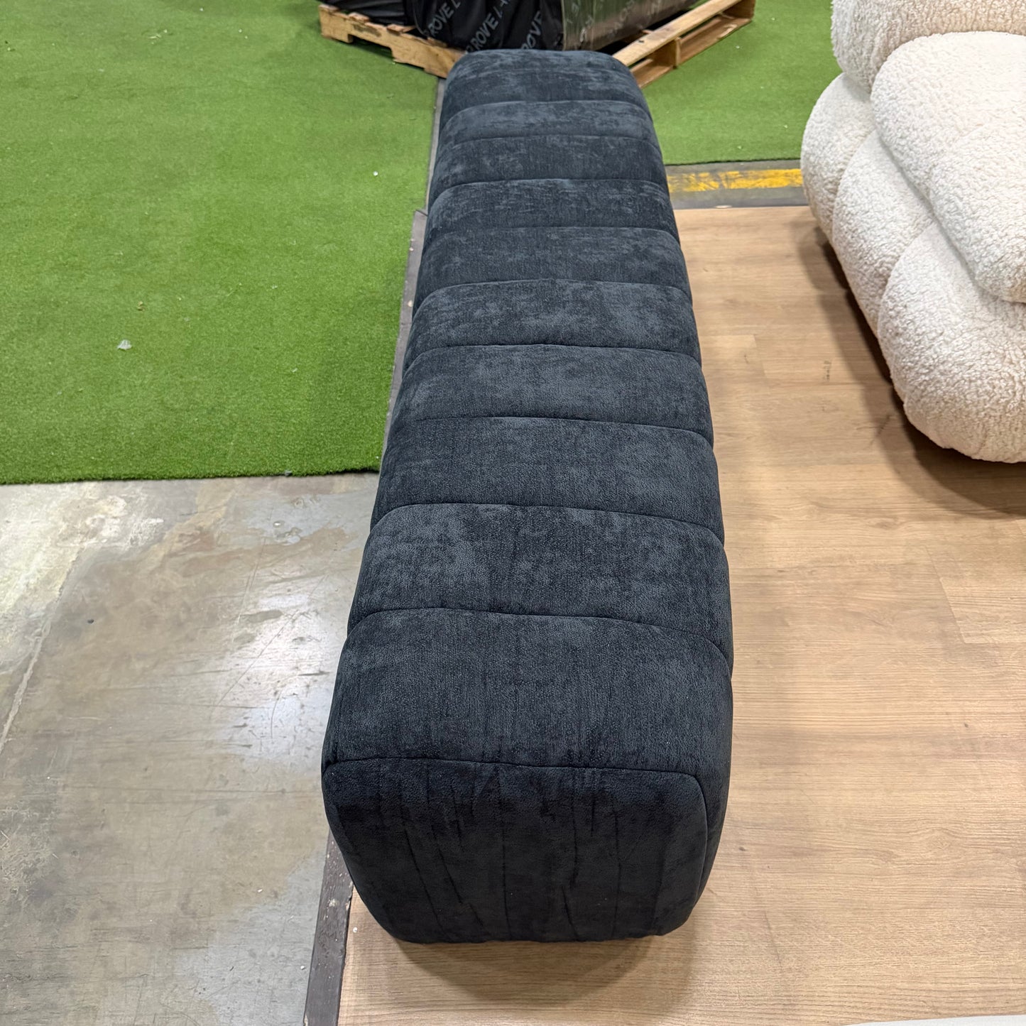 B5 Bench - Performance Weave: Carbon Black