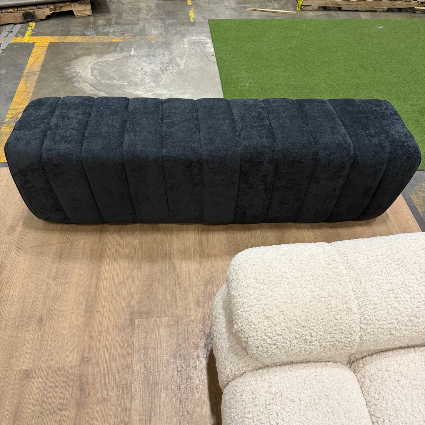 B5 Bench - Performance Weave: Carbon Black