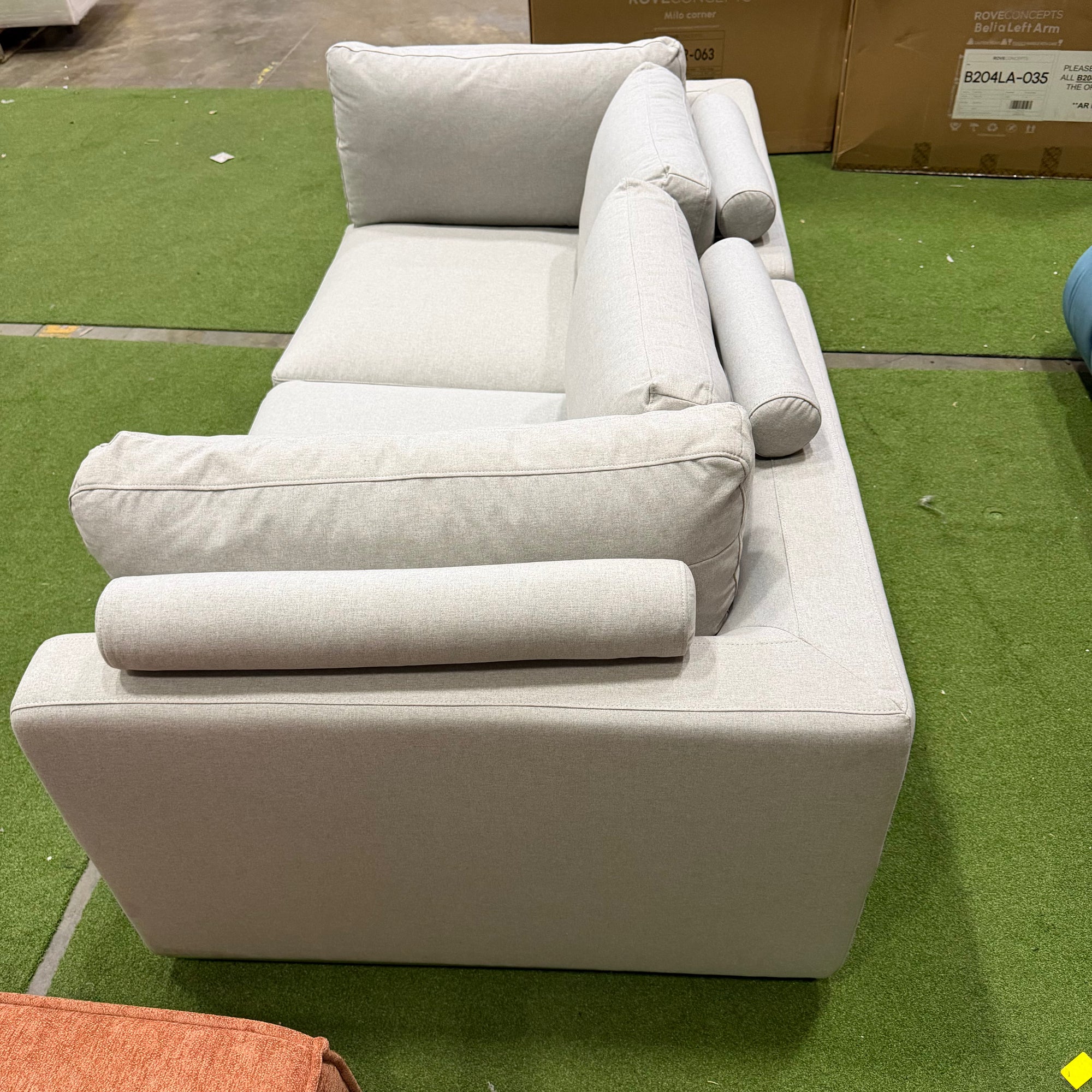 Milo Sofa - Modern Felt: Malmo