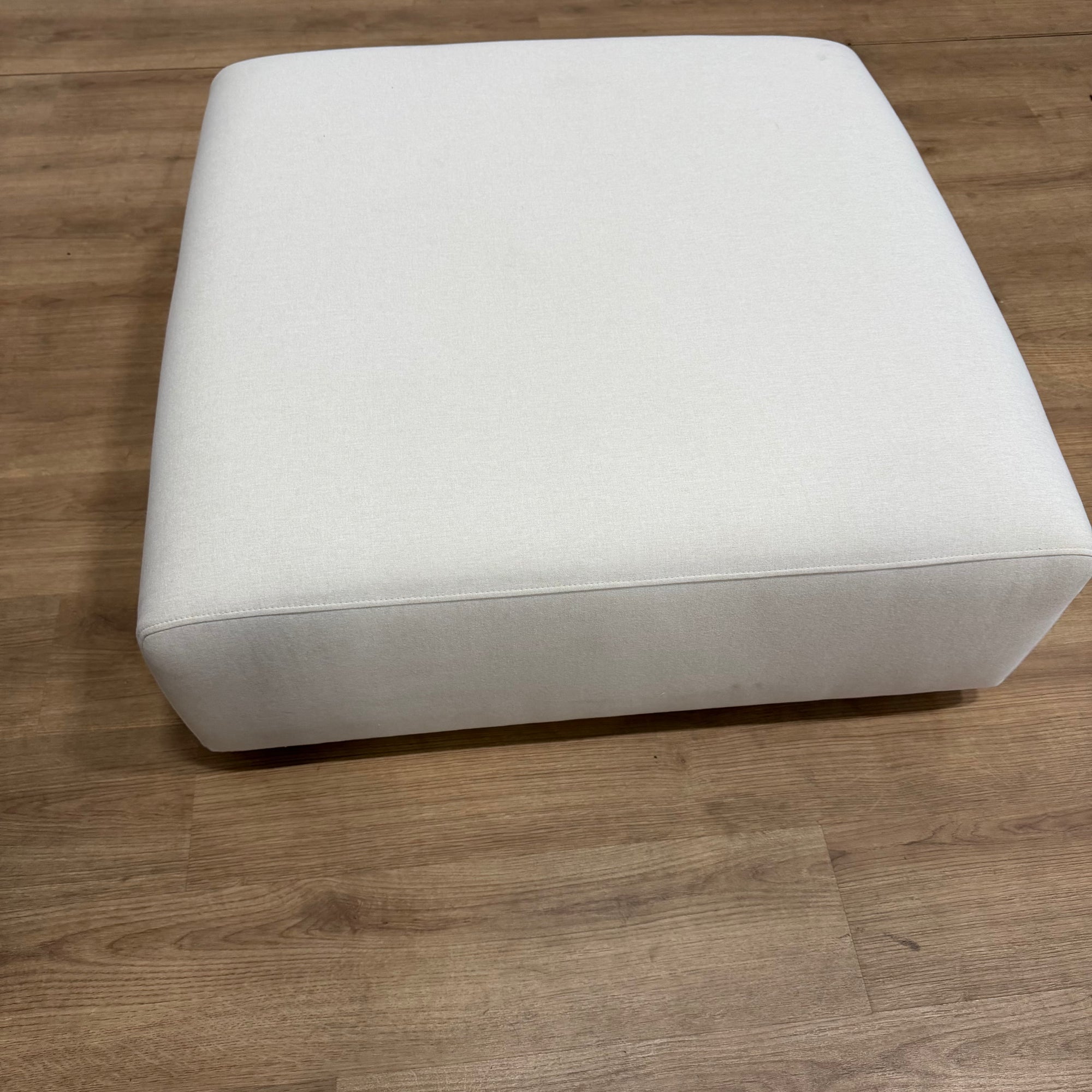 Arya Ottoman - Modern Felt: Alesund