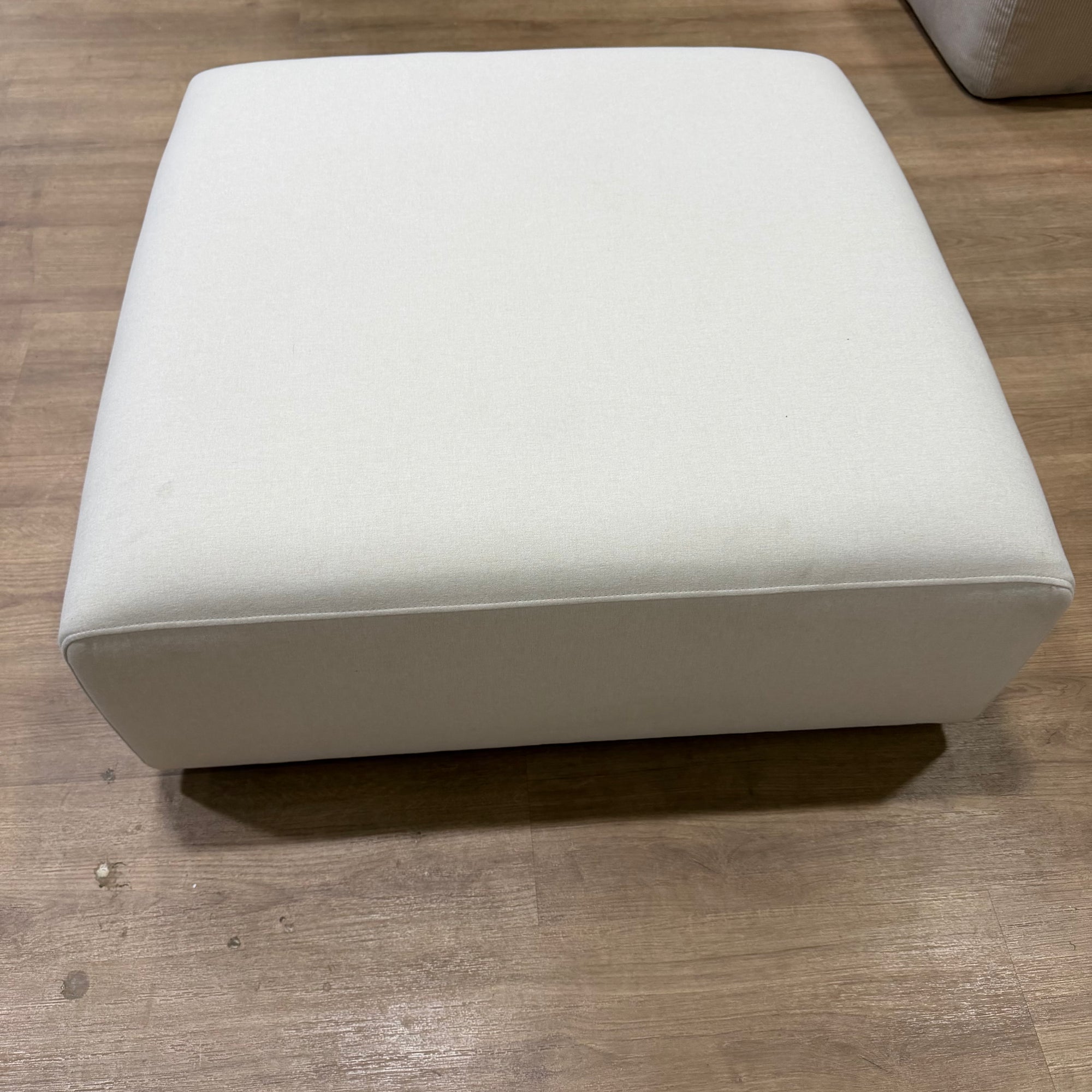 Arya Ottoman - Modern Felt: Alesund