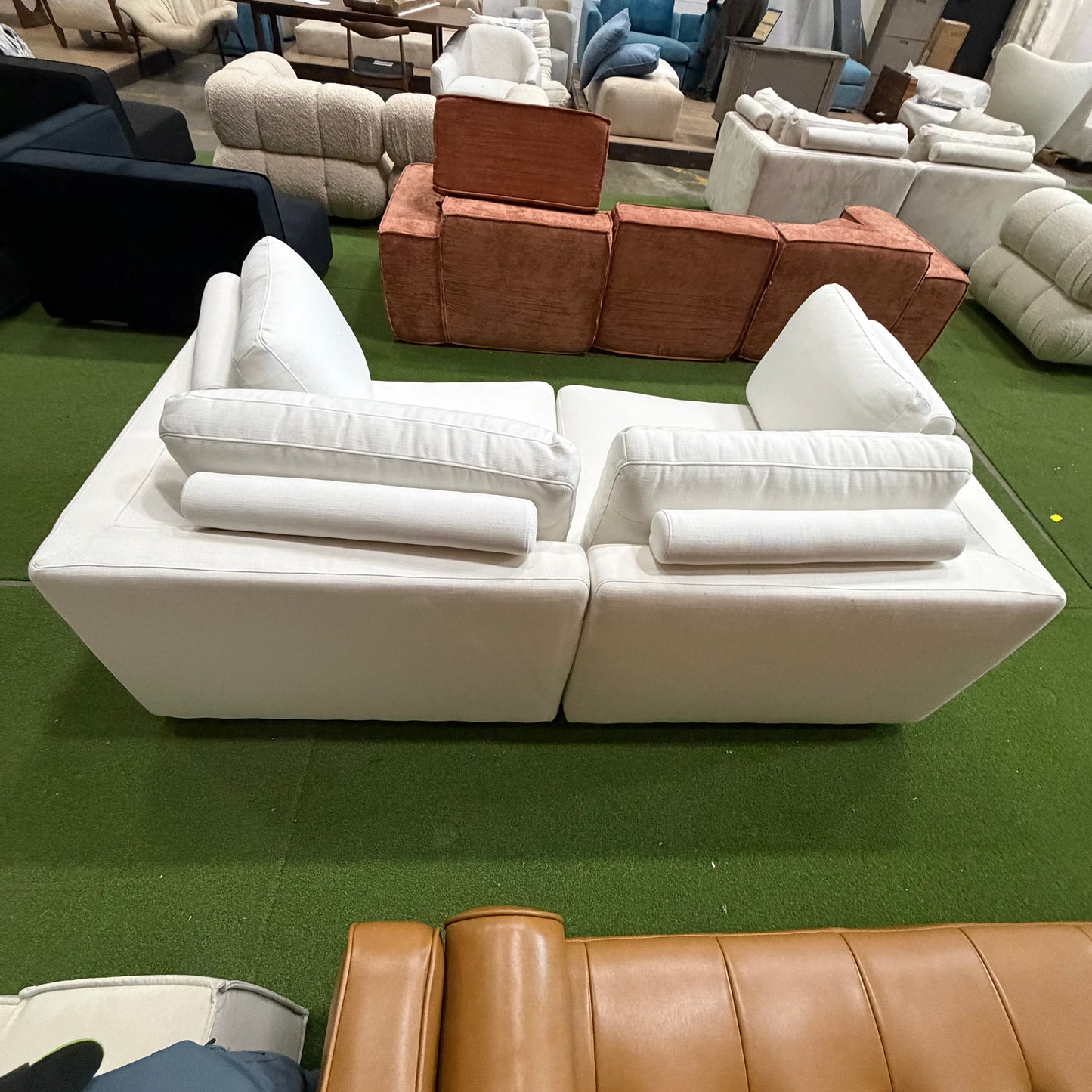 Milo Sofa - Performance Linen: Swan