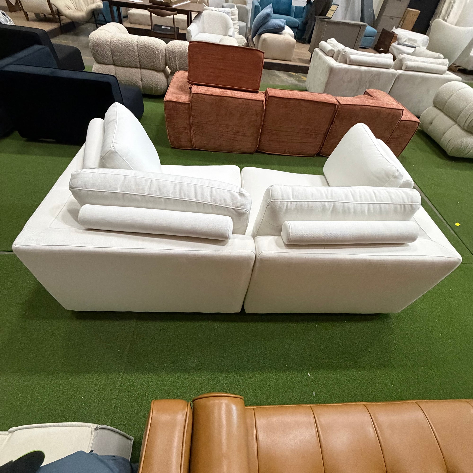 Milo Sofa - Performance Linen: Swan