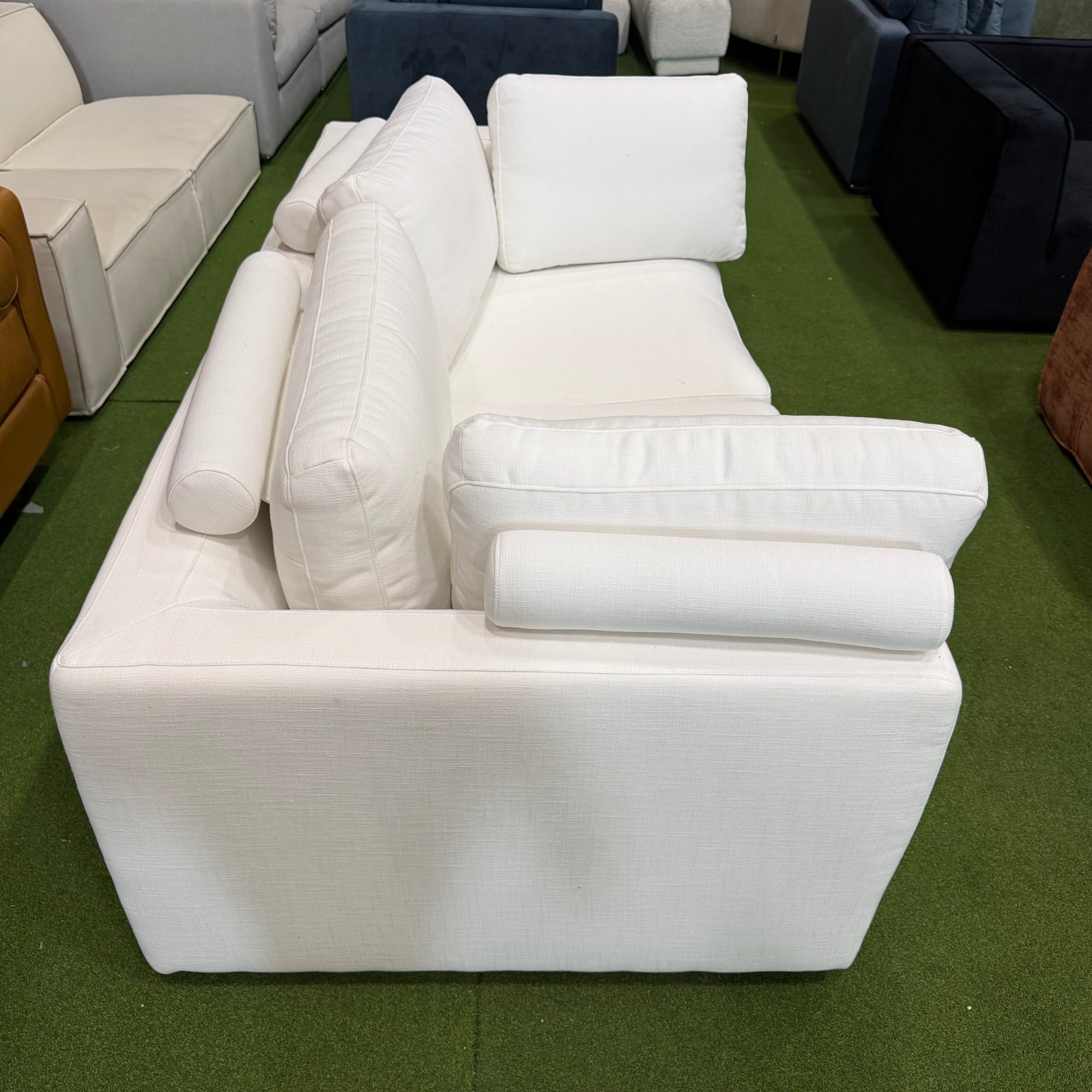 Milo Sofa - Performance Linen: Swan