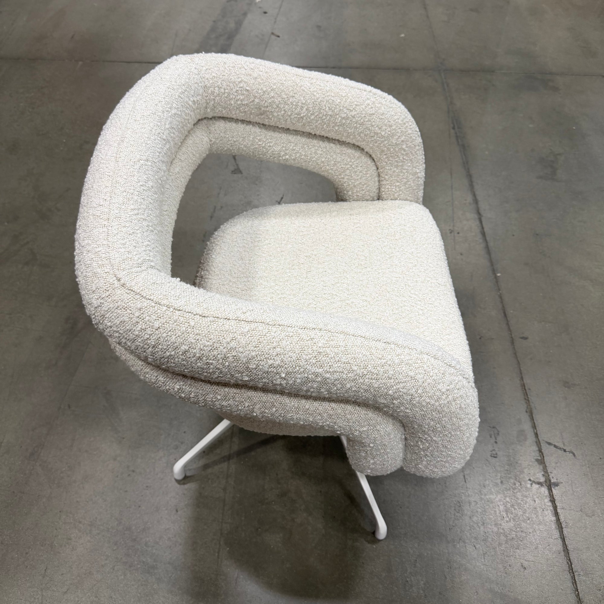 Mia Dining Chair - Chatou Boucle: Pearl, White Base
