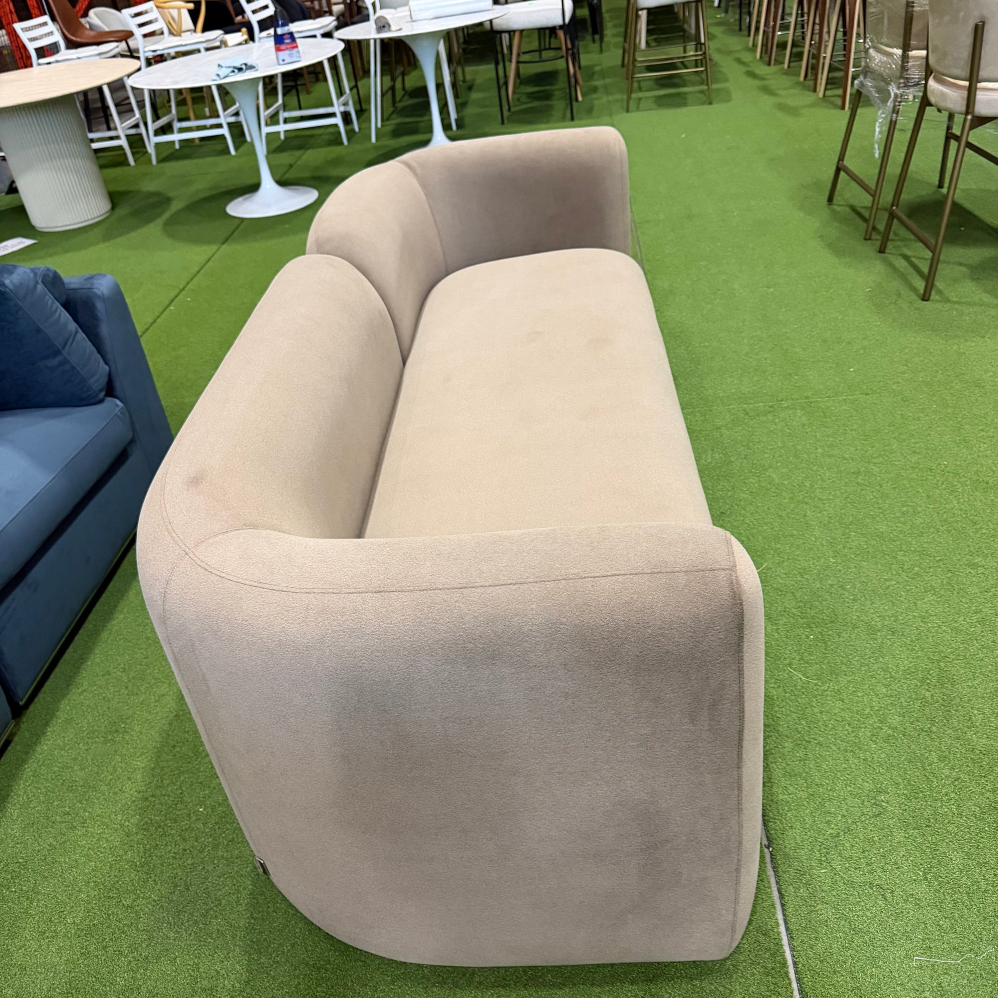 Bilbao Sofa - Ombra Velvet: Smoky Brown