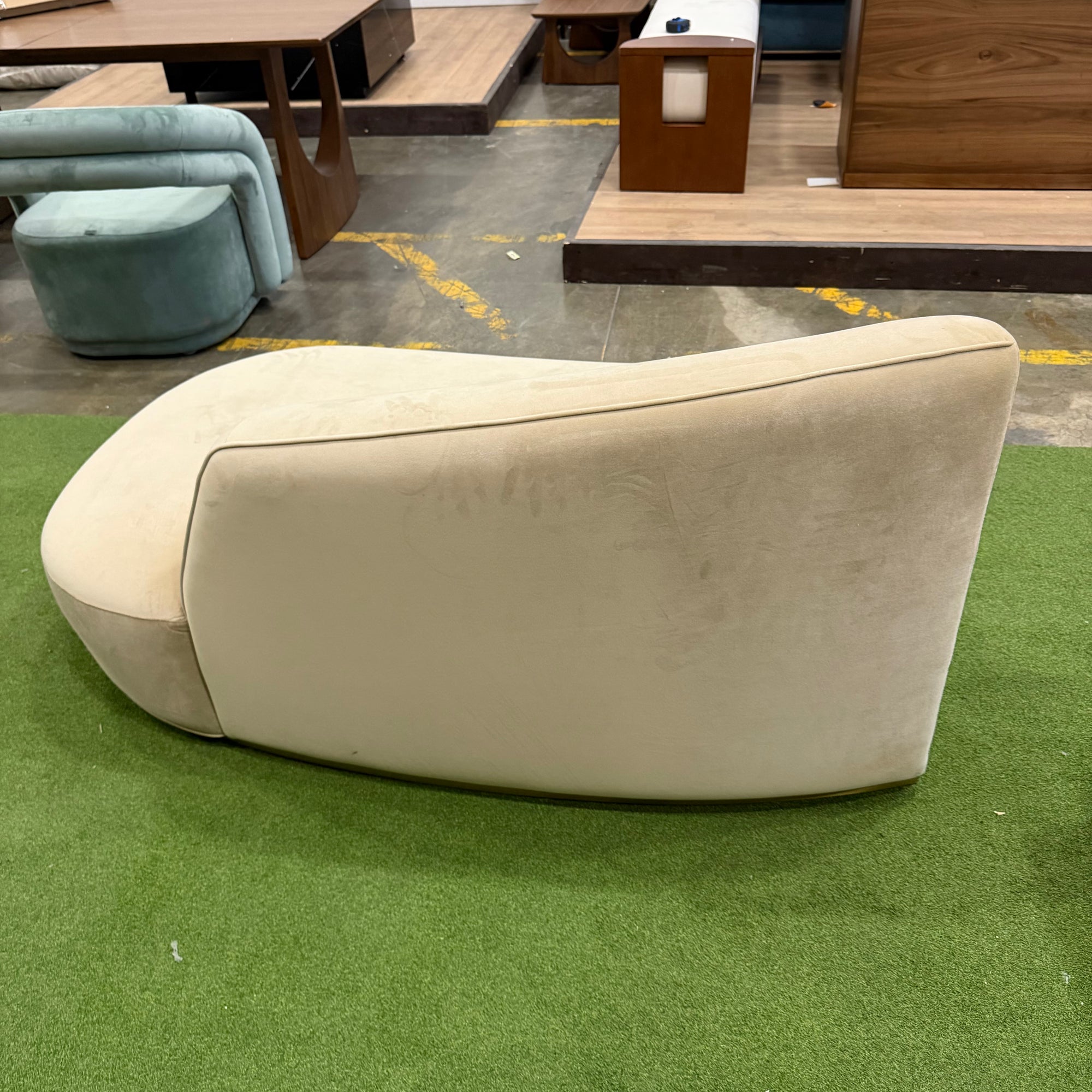 Reya Curved Chaise Open Right - Plush Velvet: Dune