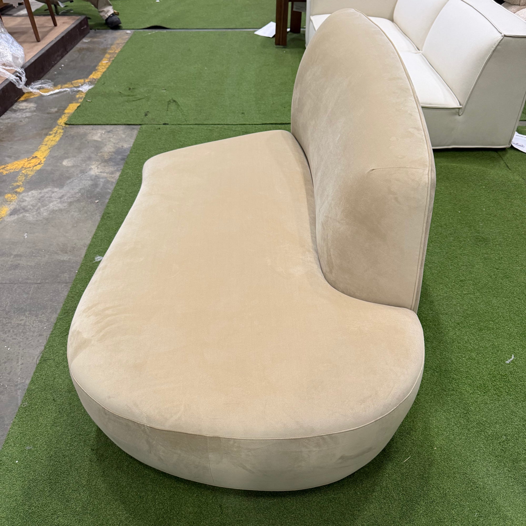 Reya Curved Chaise Open Right - Plush Velvet: Dune