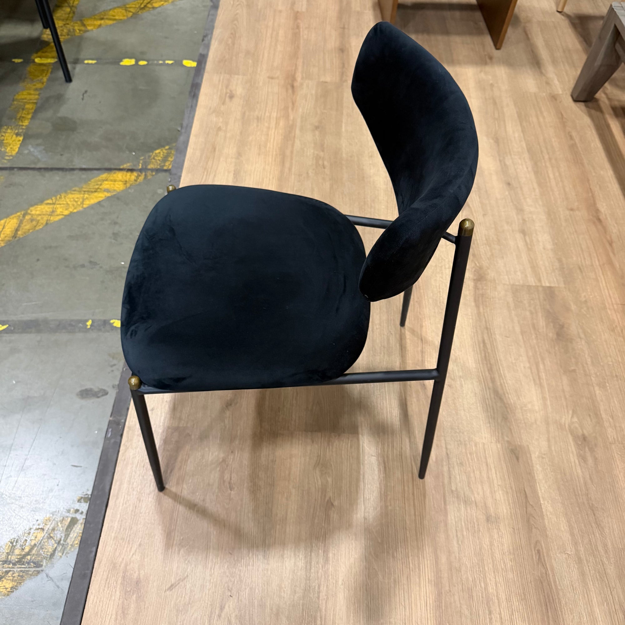 Geno Dining Chair - Plush Velvet: Black, Black Base