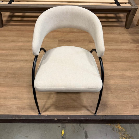 Uma Dining Chair - Modern Felt: Alesund, Black Base