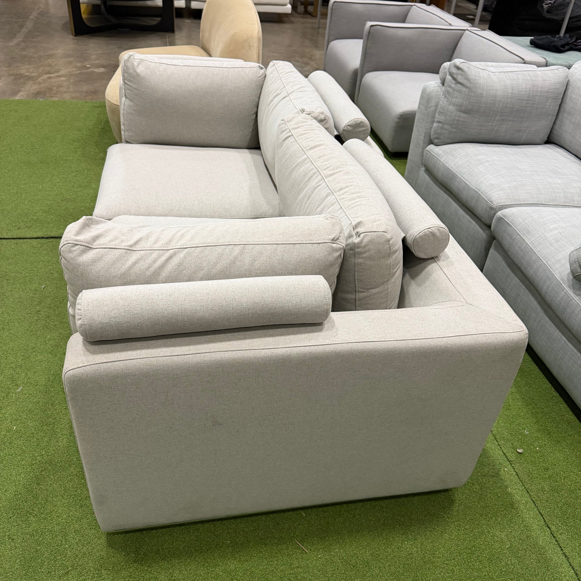 Milo Sofa Compact - Modern Felt: Malmo