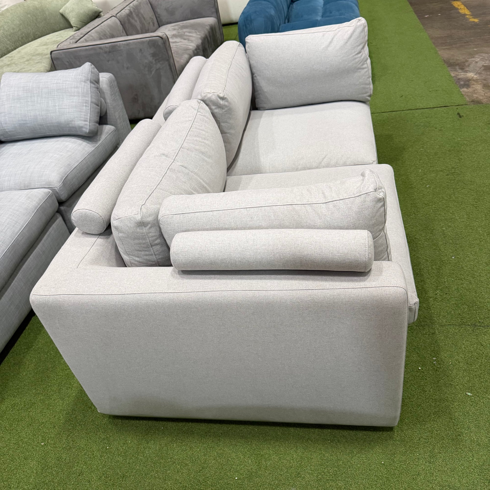Milo Sofa Compact - Modern Felt: Malmo