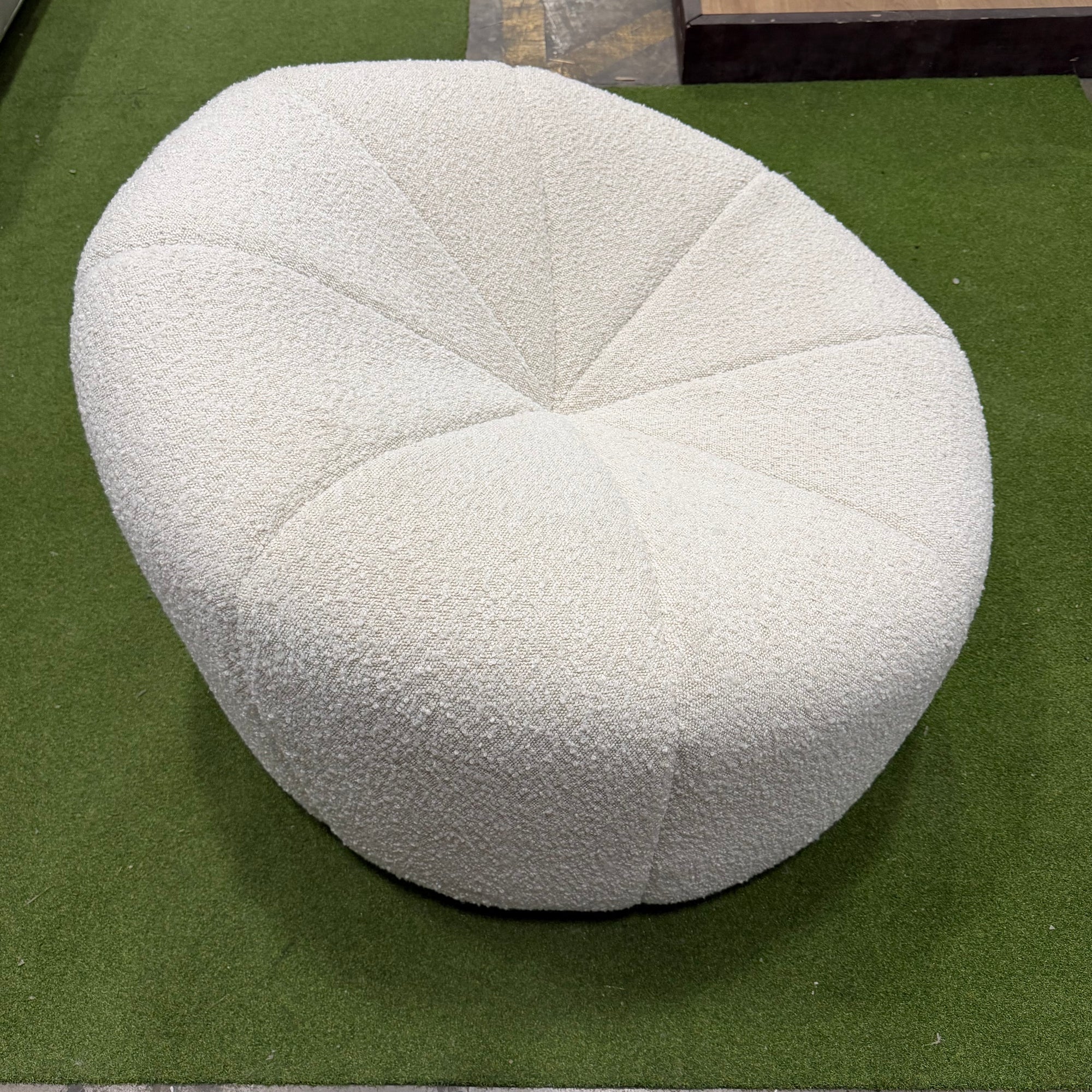 Vonn Lounge Chair - Chatou Boucle: Pearl