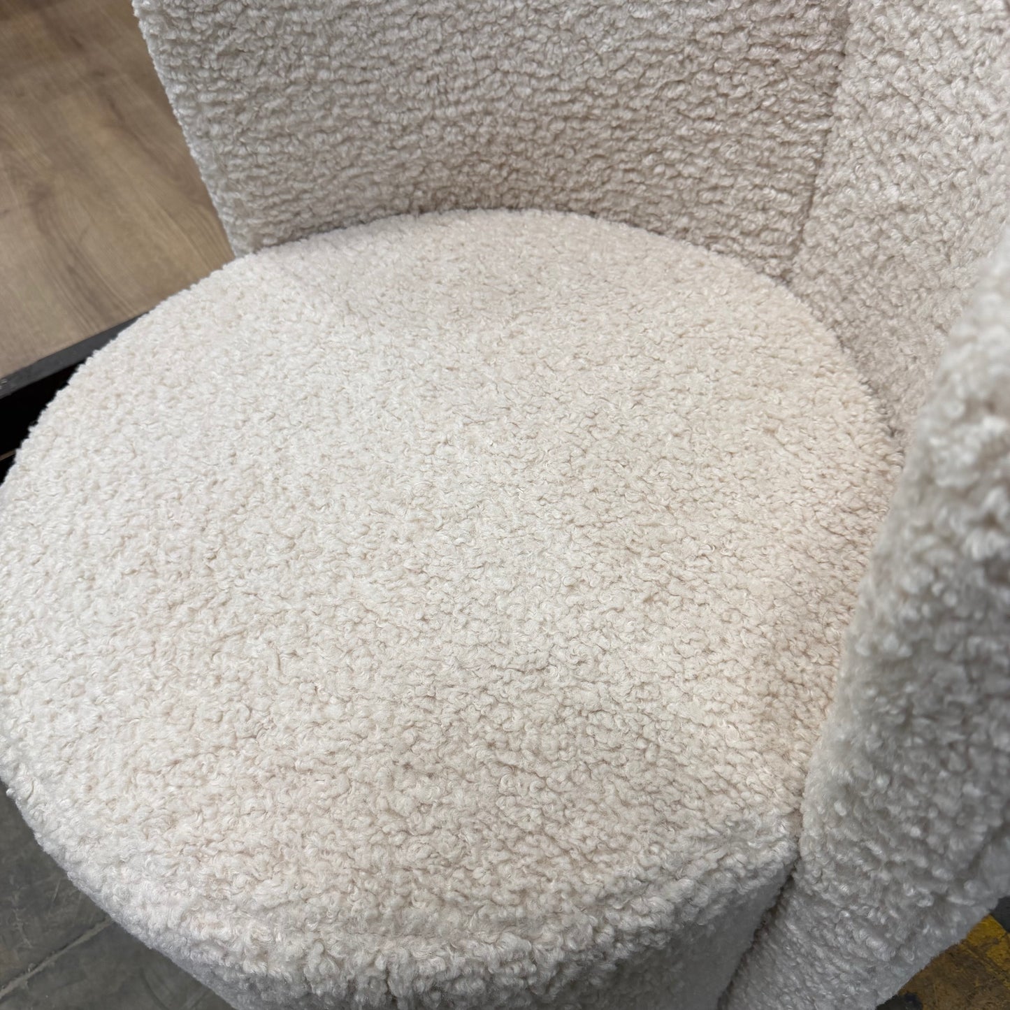 Nova Lounge Chair - Shearling: Almond