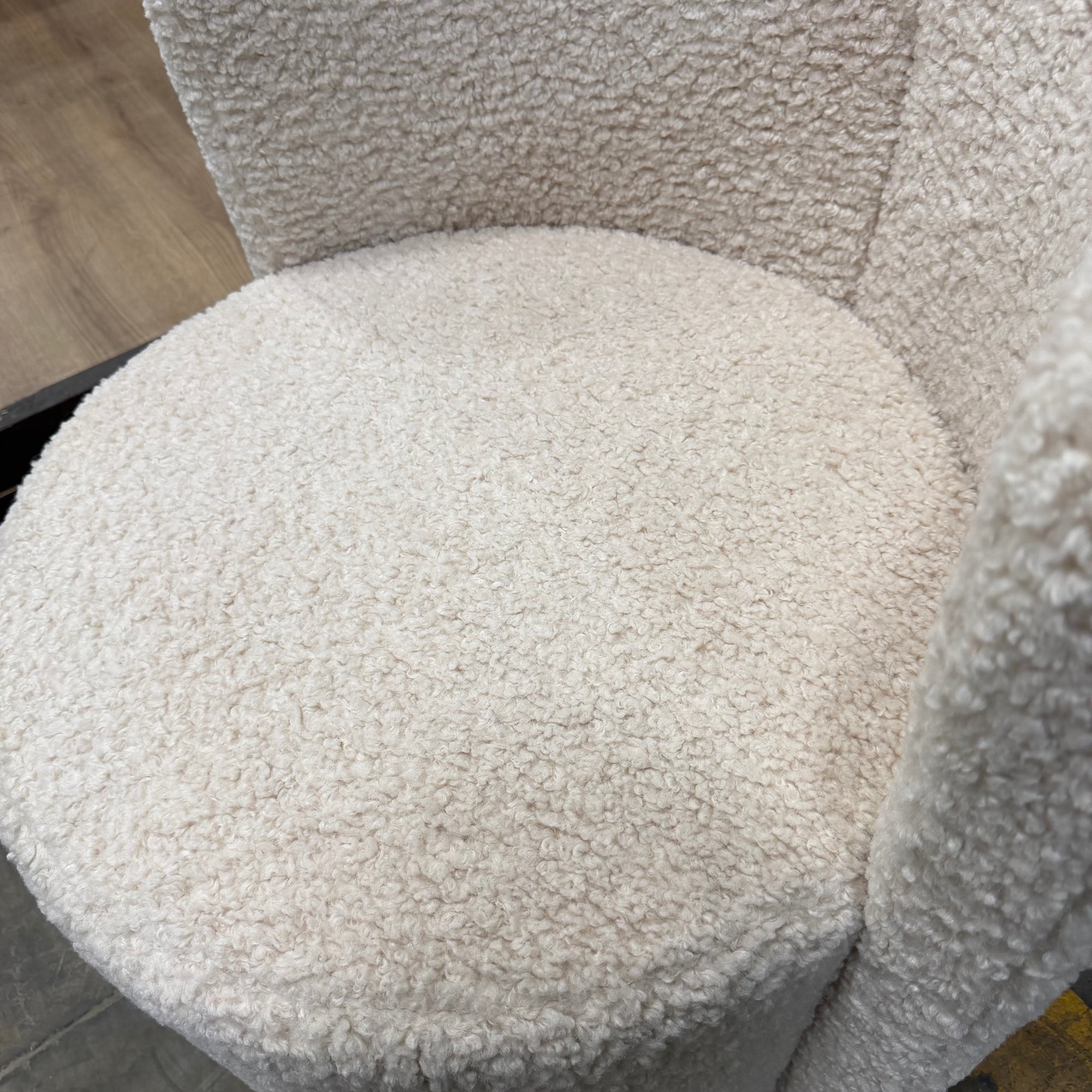 Nova Lounge Chair - Shearling: Almond
