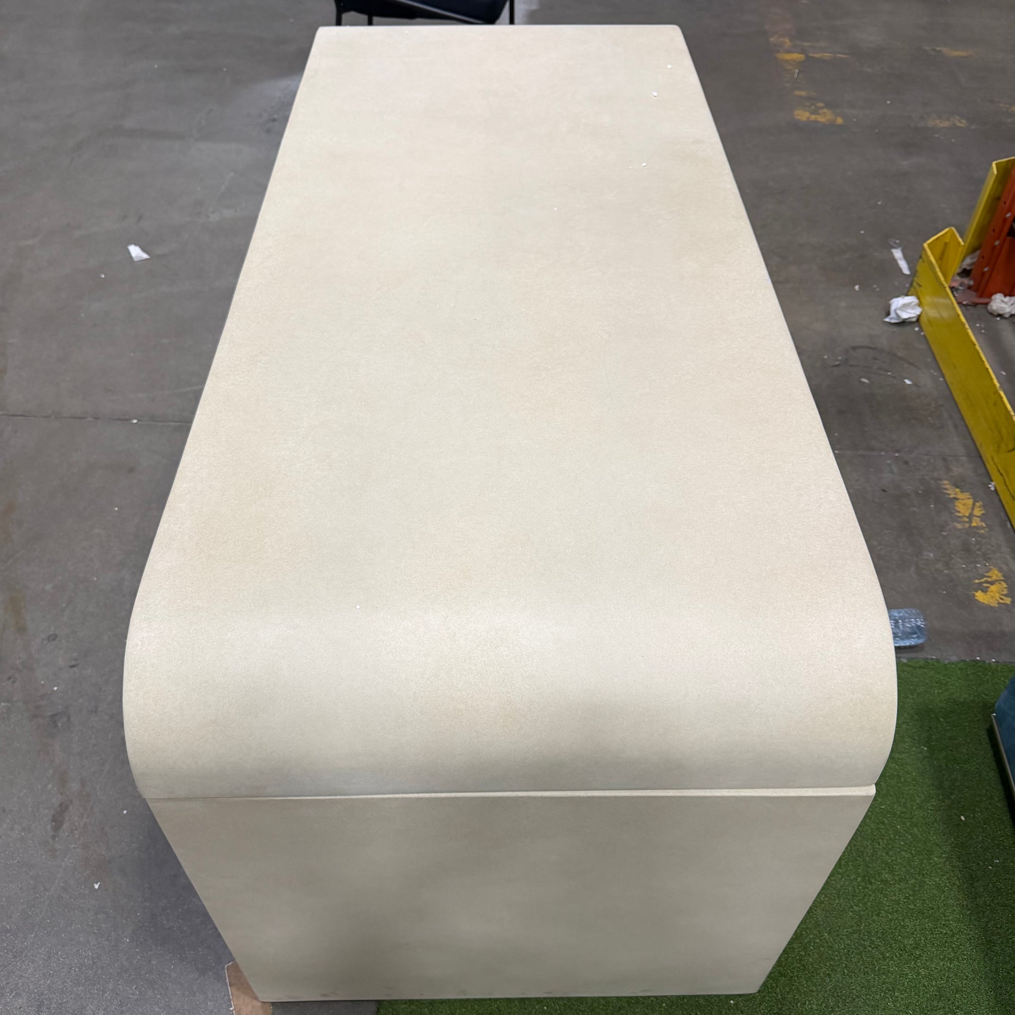 Cascadia Desk - Olympia Wax Concrete, 63in | 160cm