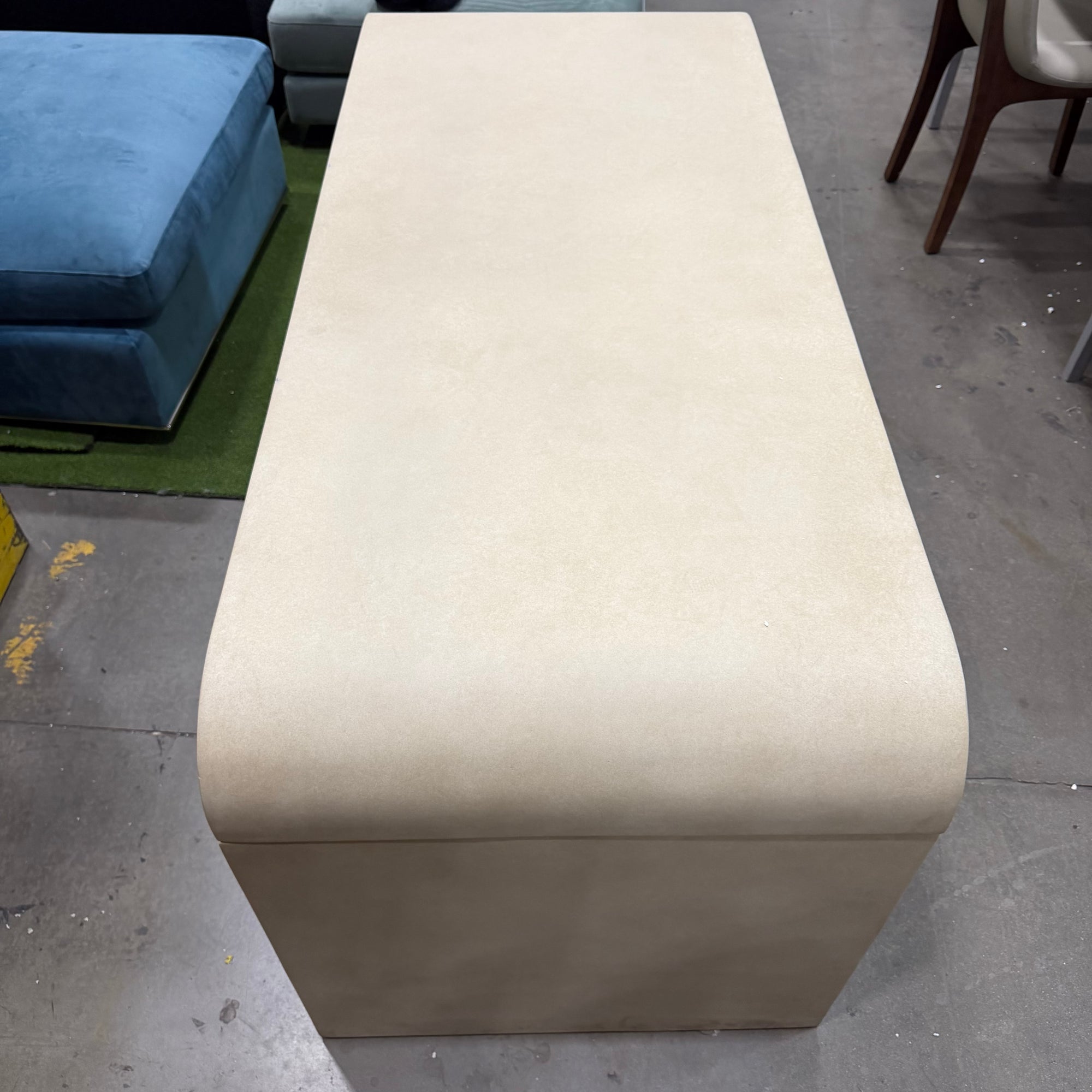Cascadia Desk - Olympia Wax Concrete, 63in | 160cm
