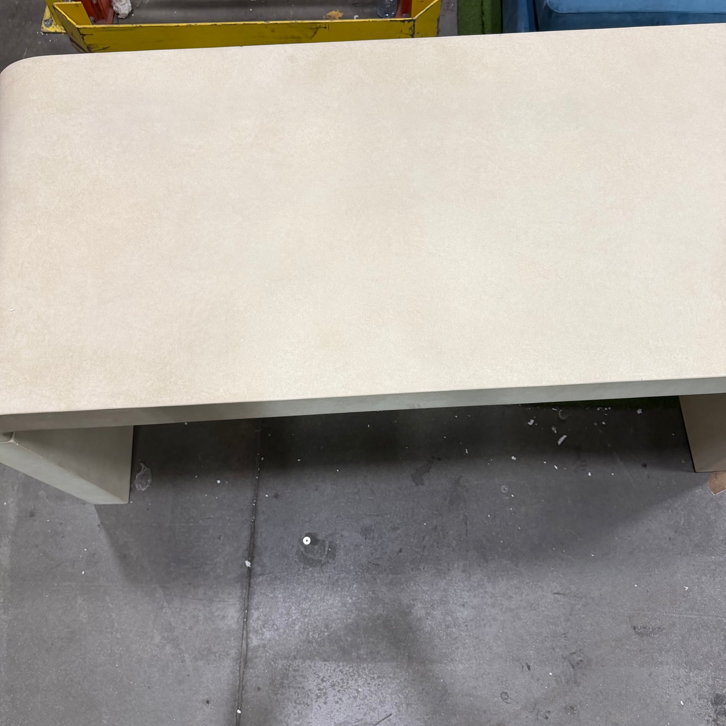 Cascadia Desk - Olympia Wax Concrete, 63in | 160cm