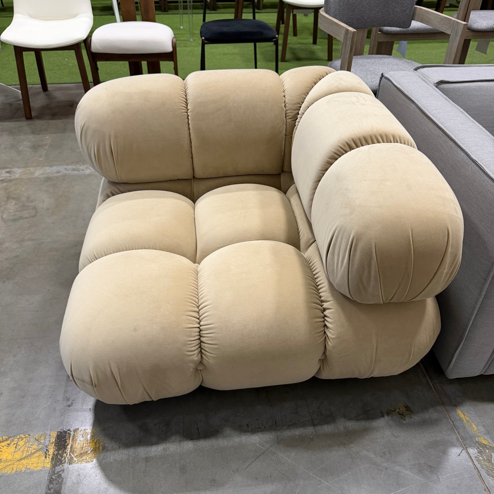Belia Corner - Plush Velvet: Dune