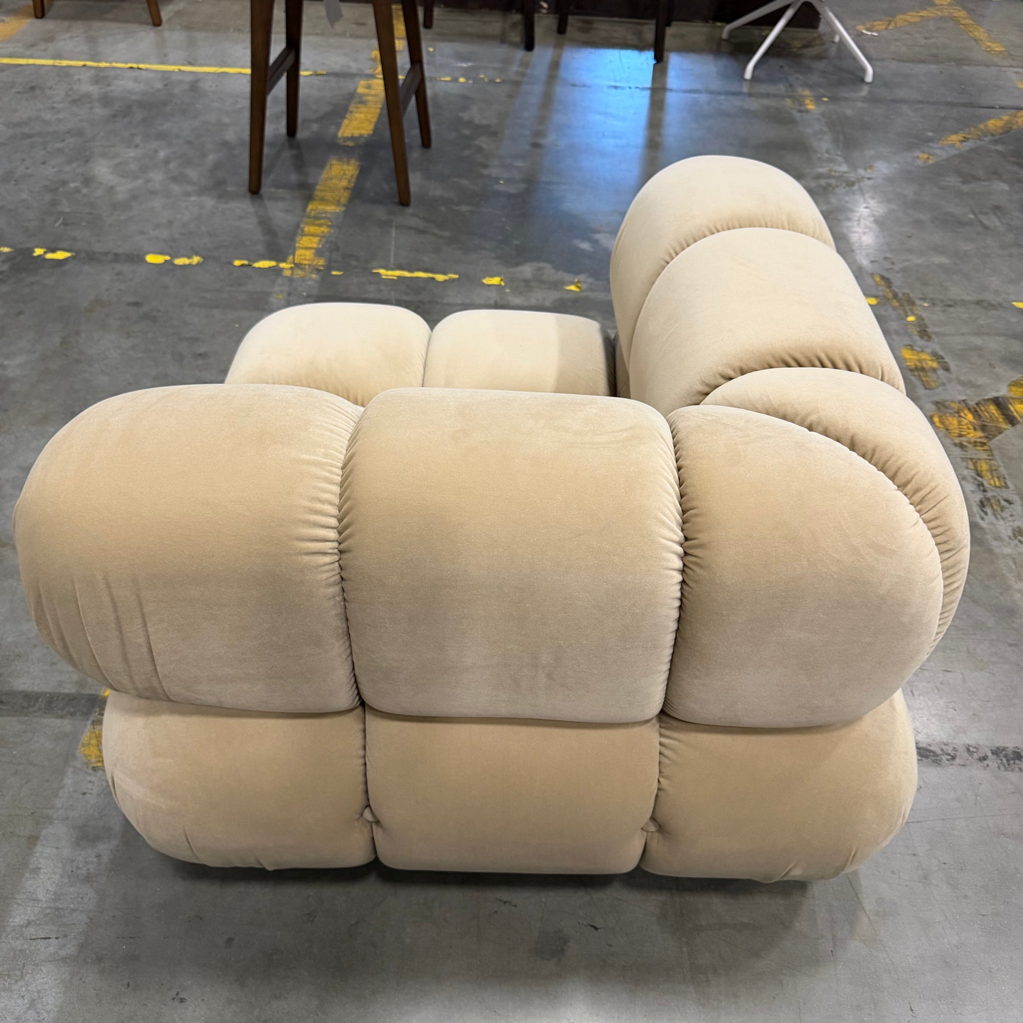 Belia Corner - Plush Velvet: Dune