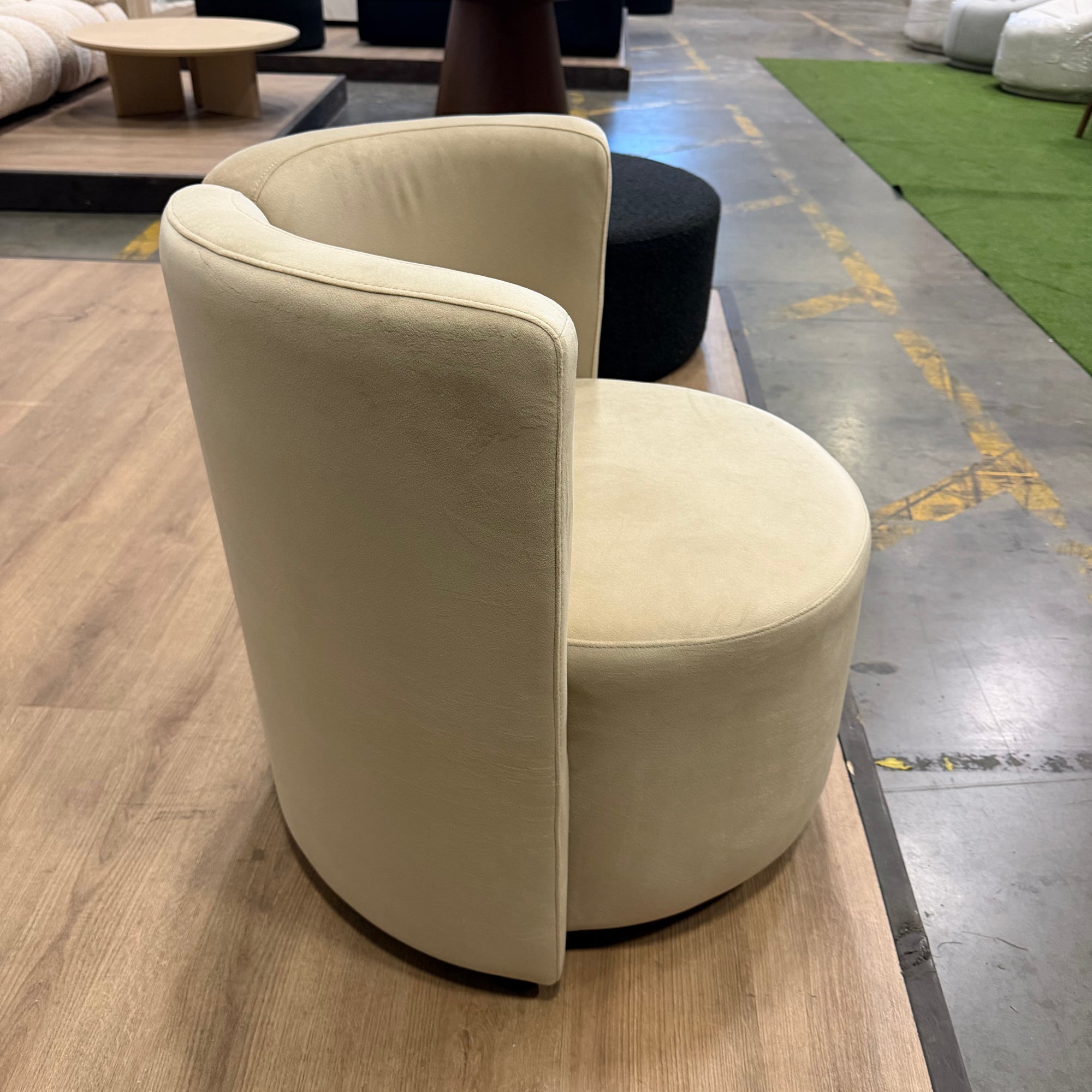 Nova Lounge Chair - Plush Velvet: Dune