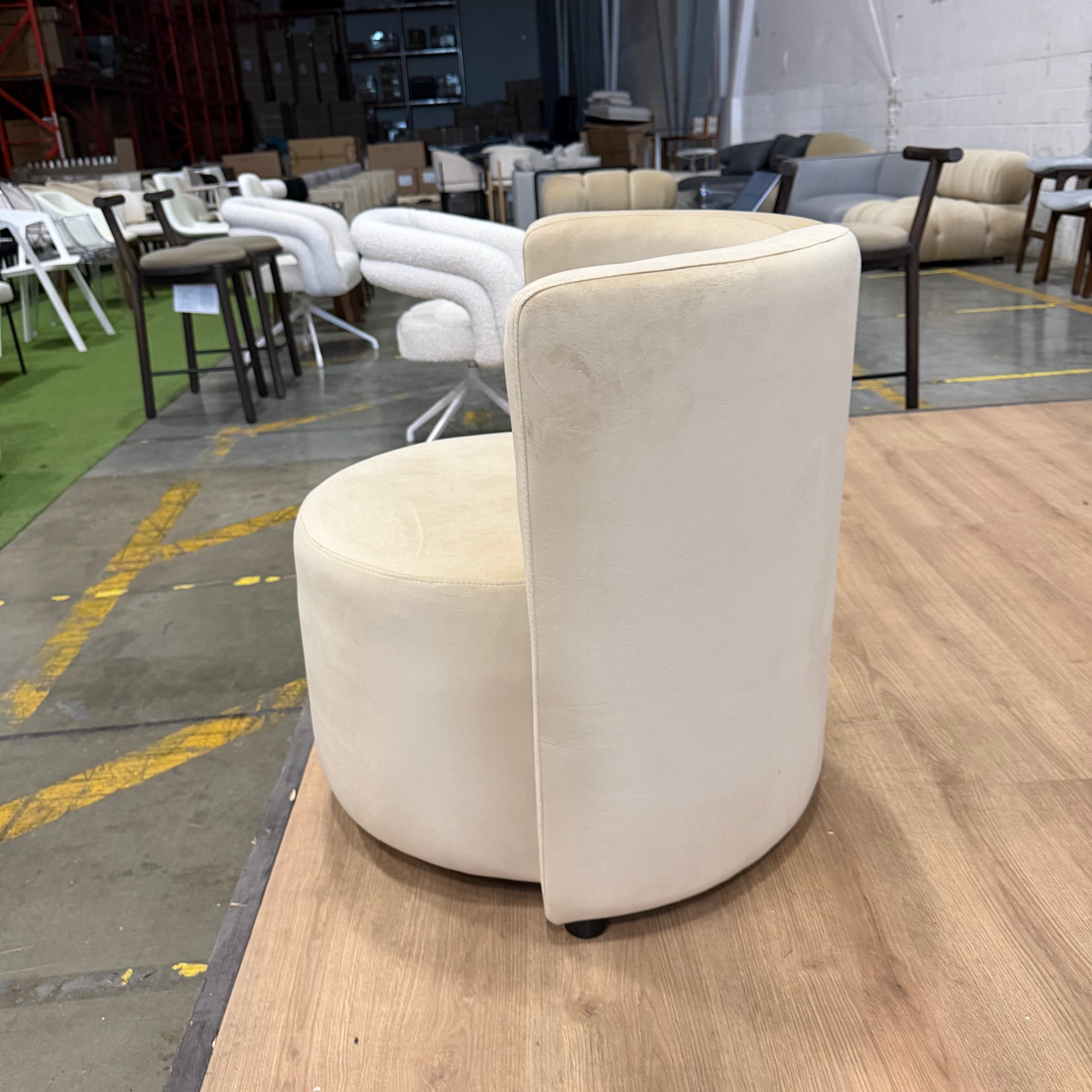 Nova Lounge Chair - Plush Velvet: Dune