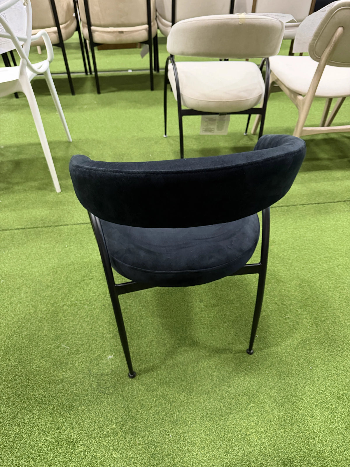 Uma Dining Chair - Plush Velvet: Black, Black Base