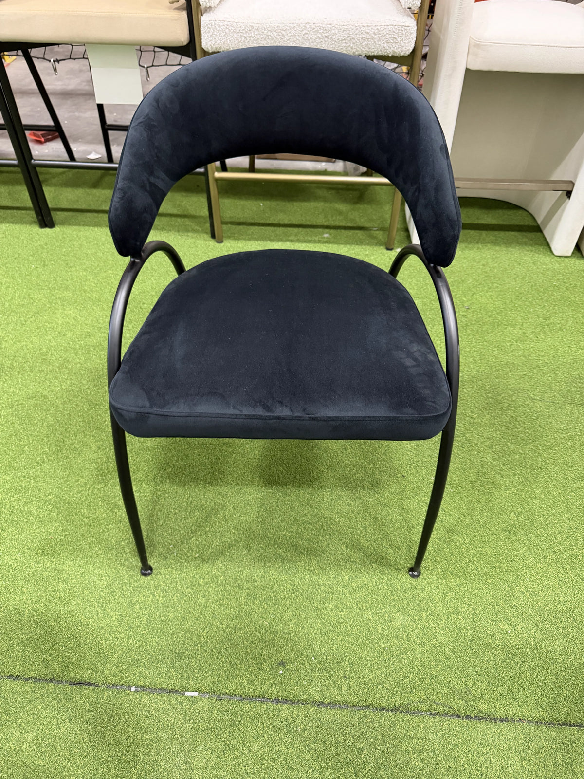 Uma Dining Chair - Plush Velvet: Black, Black Base
