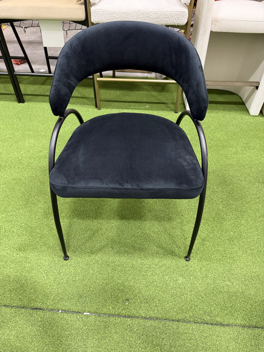 Uma Dining Chair - Plush Velvet: Black, Black Base