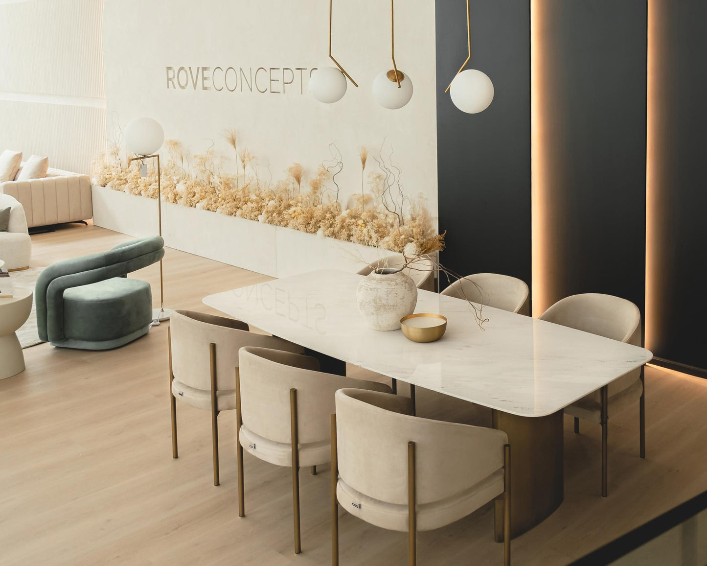 Solana Dining Table